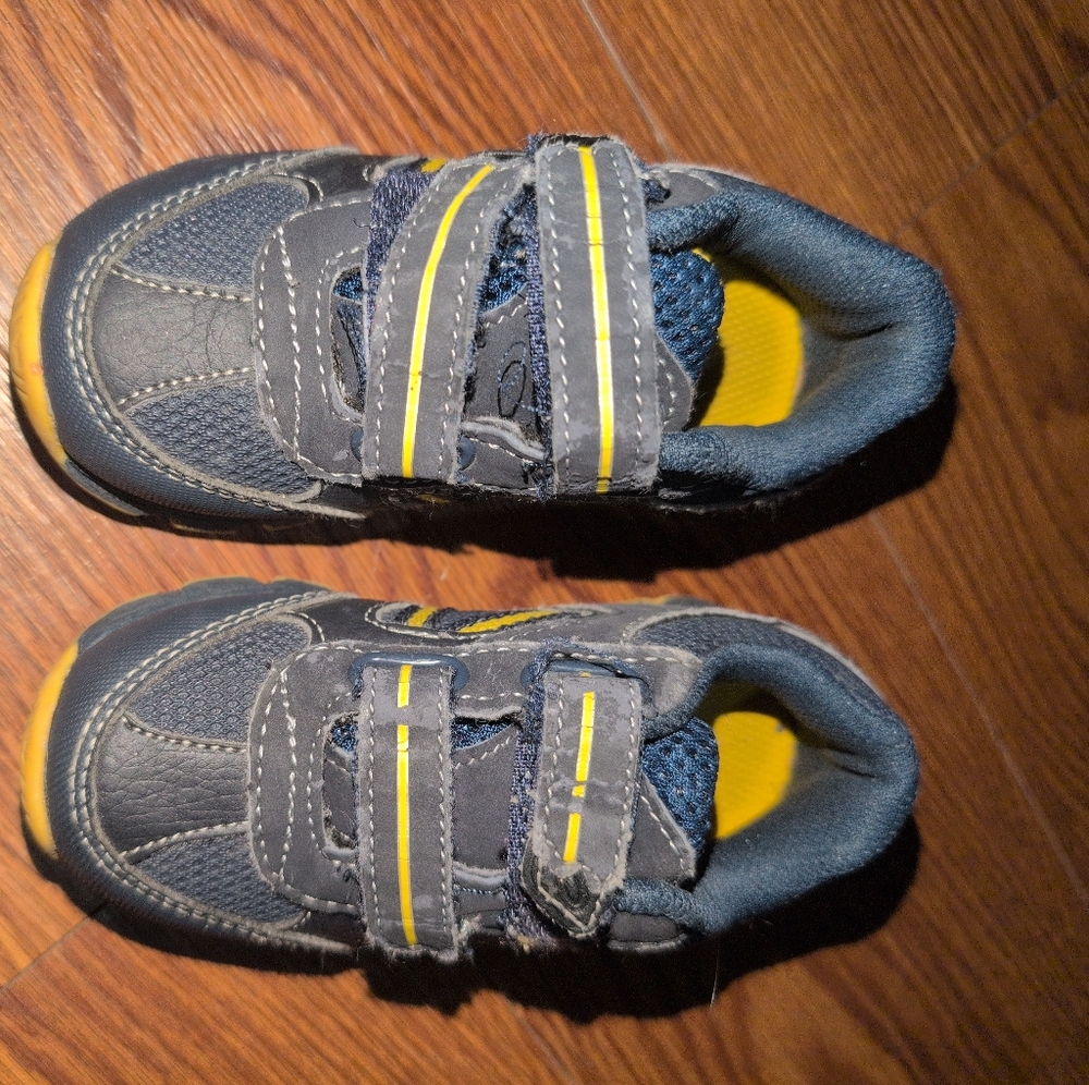 Boys 8c Sneakers